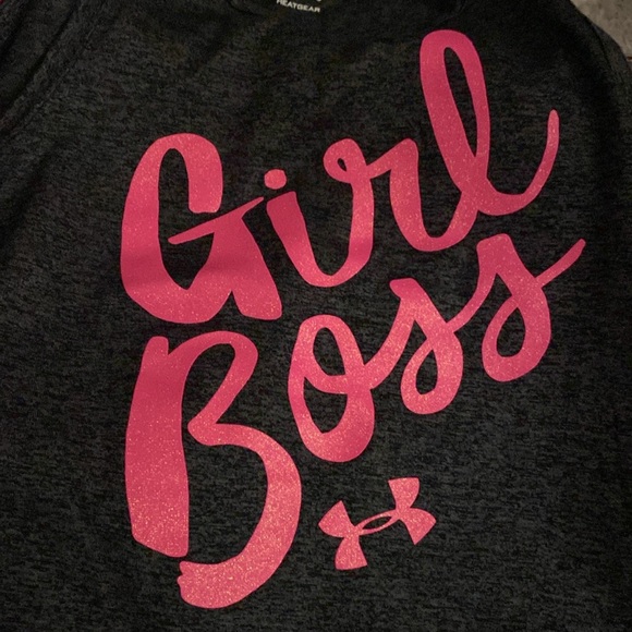 ♦️NWT under Armour Girl Boss Tee girl Sz 6 - Picture 2 of 3